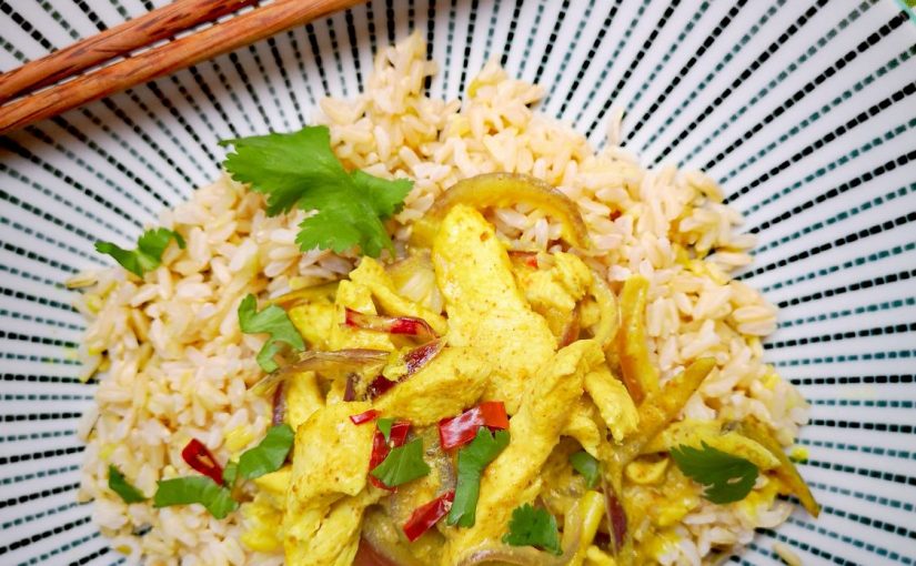 pollo con leche de coco al estilo malasio