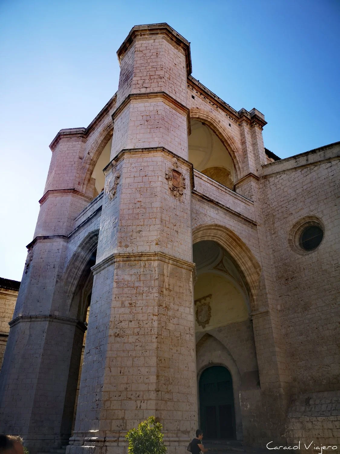 San Benito exterior