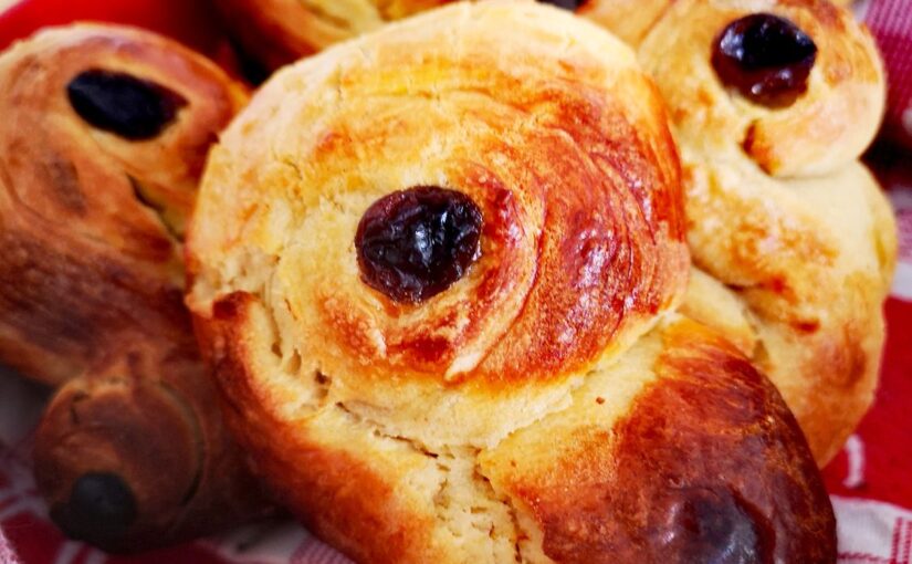 Lussekatter: bollos suecos de Santa Lucía