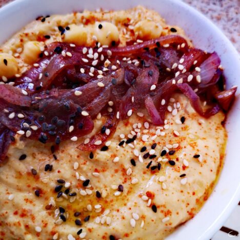 Magdalenas con crema de cacahuete y chocolate