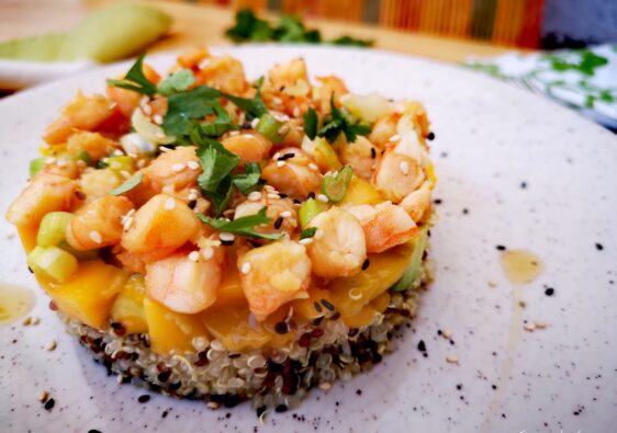 Tartar de langostinos, mango y aguacate